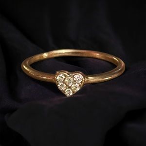 Delicate gold tone rhinestone heart ring